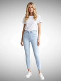 Helle Skinny Jeans mit Push‑Up – der Figurzauber für jeden Tag Mara