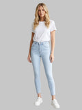 Helle Skinny Jeans mit Push‑Up – der Figurzauber für jeden Tag Mara