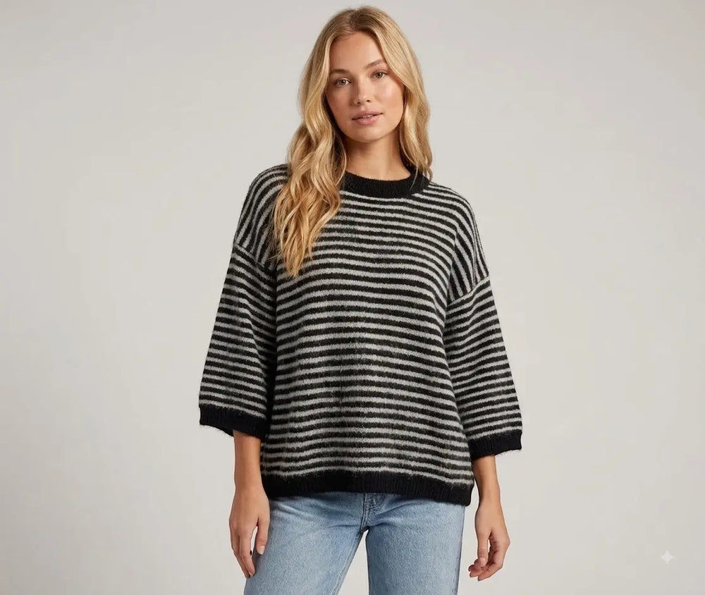 The striped sweater Lili stands for cosy lightness Mara