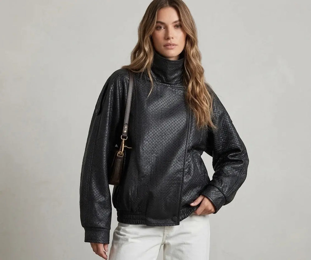 Jacket Louise - Black elegance with modern structure - Mara