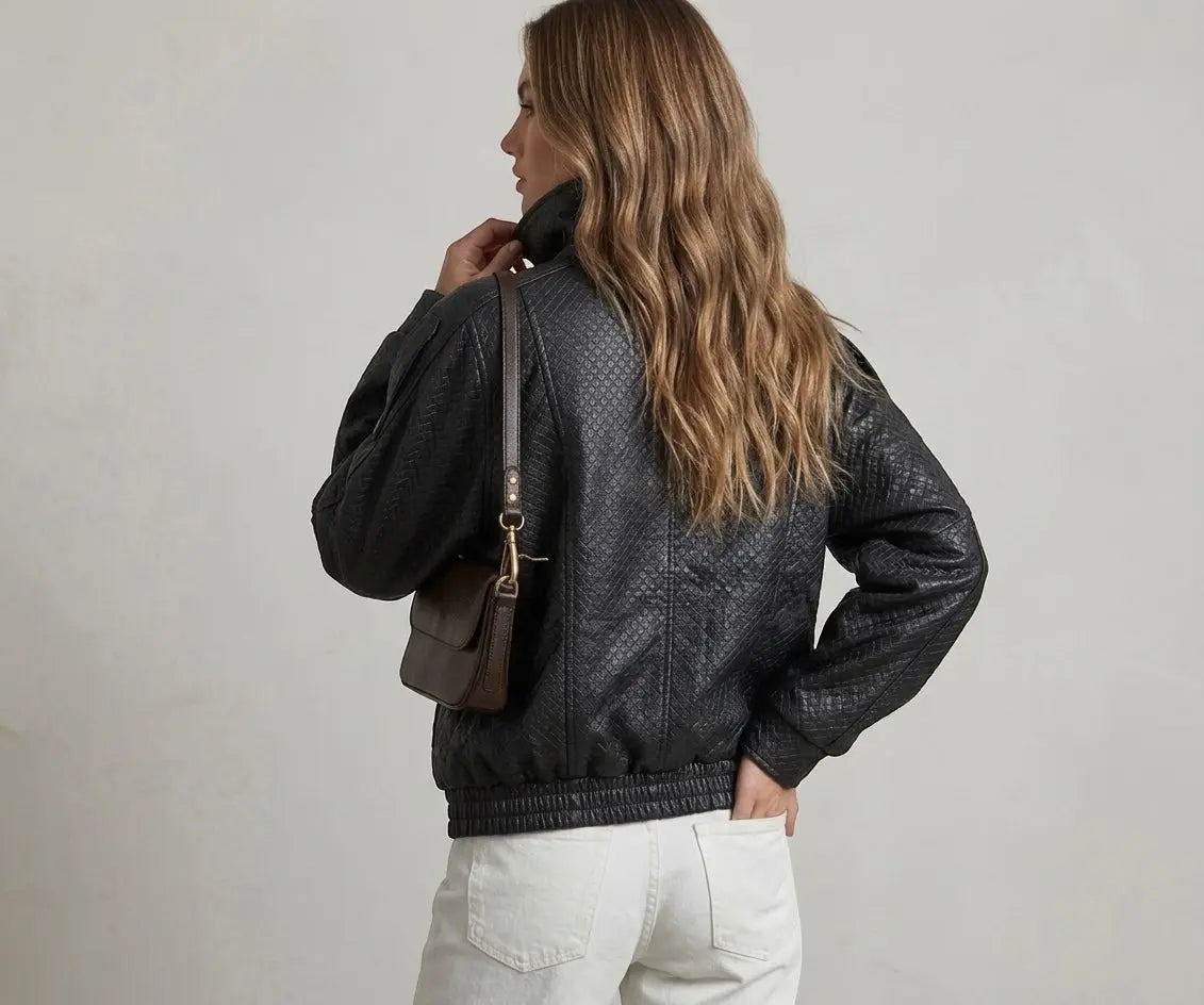 Jacket Louise - Black elegance with modern structure - Mara