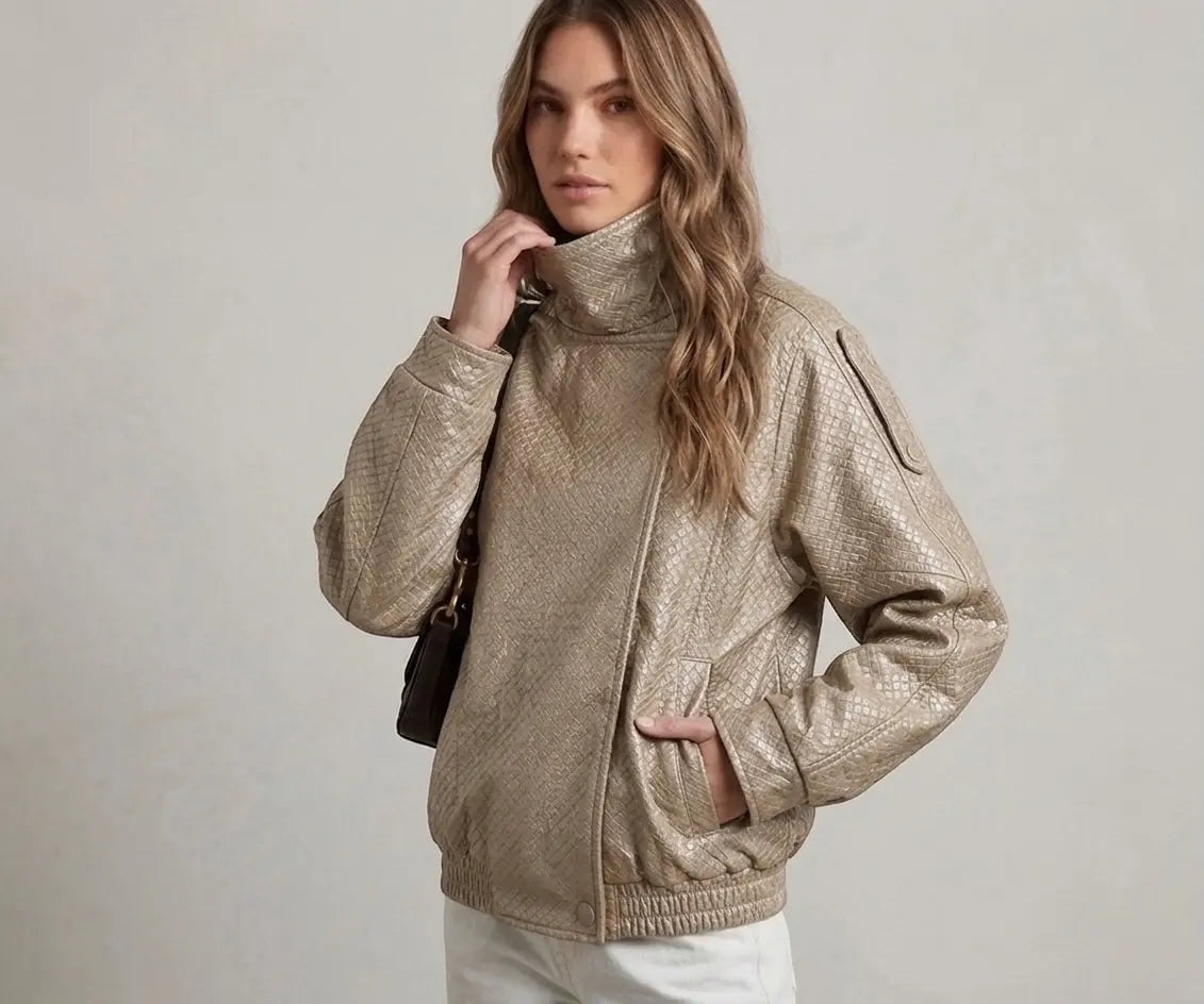 Jacket Louise - Black elegance with modern structure - Mara