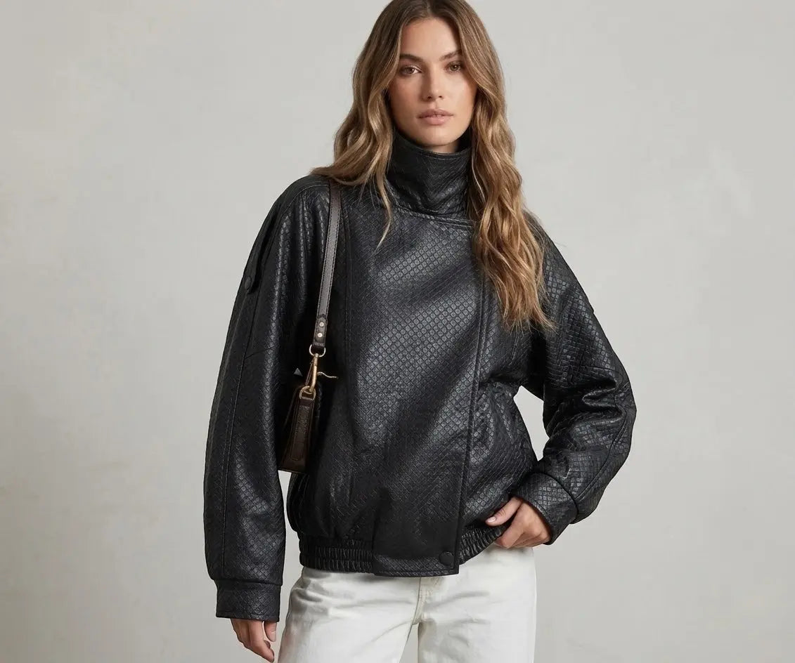 Jacket Louise - Black elegance with modern structure - Mara