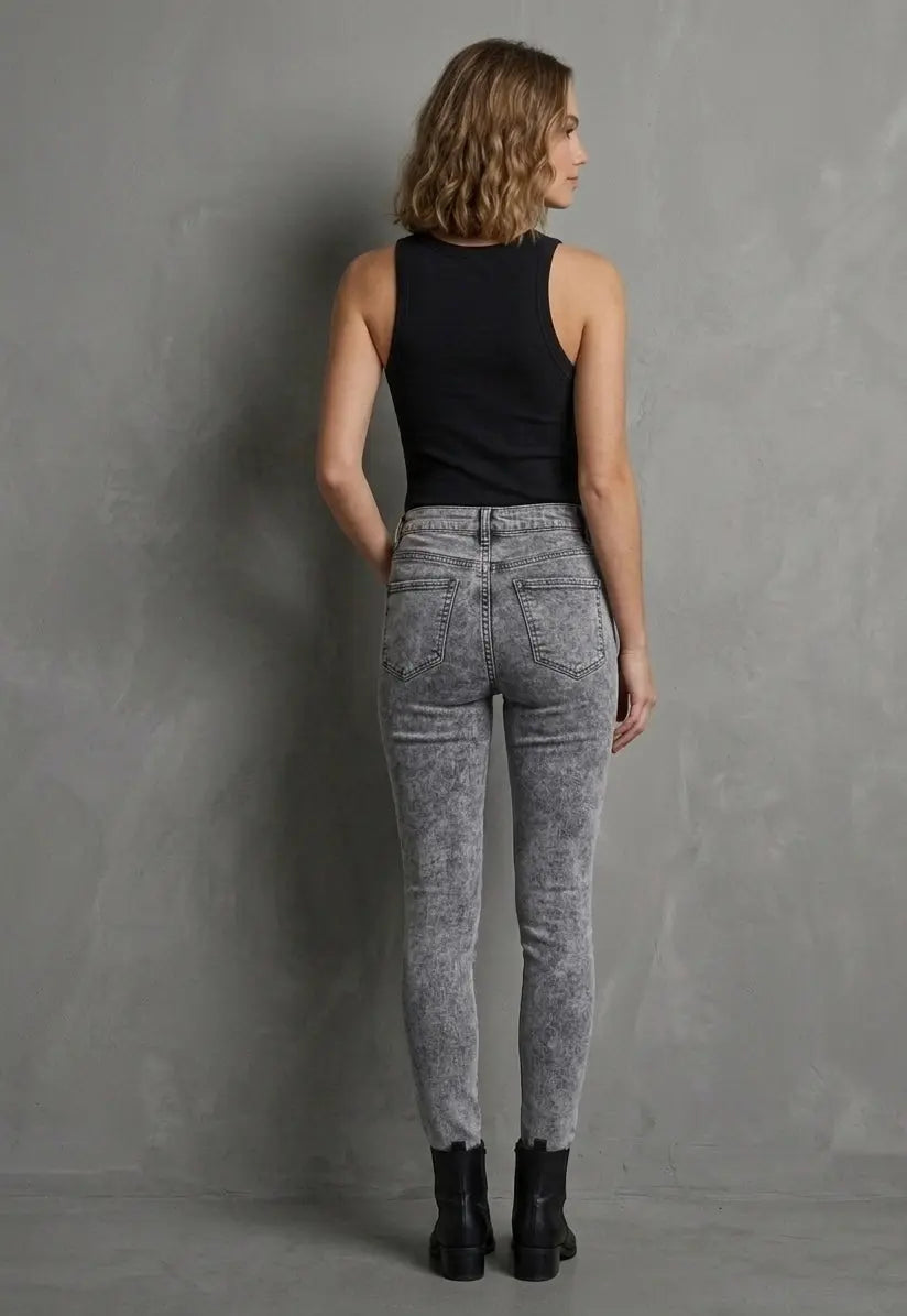 Grey Skinny Jeans Valentina - High Waist & Push-Up for your perfect silhouette - Mara