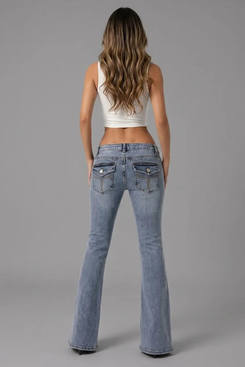 Low Waist Flared Jeans Tilda - Body-hugging cut, flared leg & modern hip look - Mara