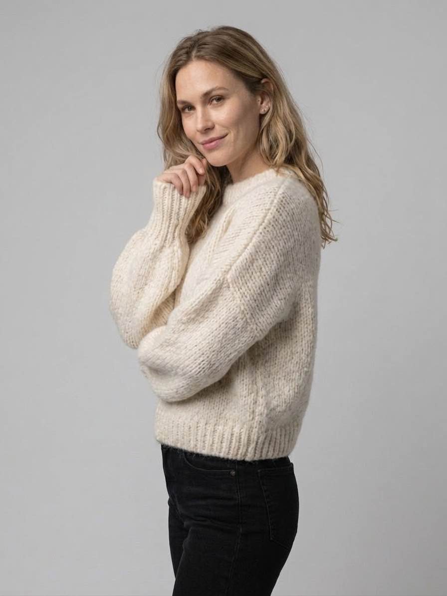 Knitted sweater "Ella" - Warm elegance for every day Mara