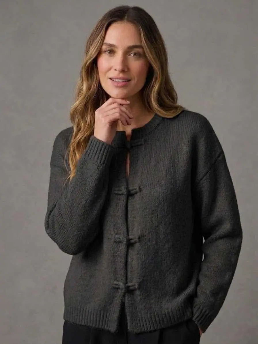 Cardigan Katharina – Textured Knit, Unique Toggle Design & Modern Cozy Elegance - Mara