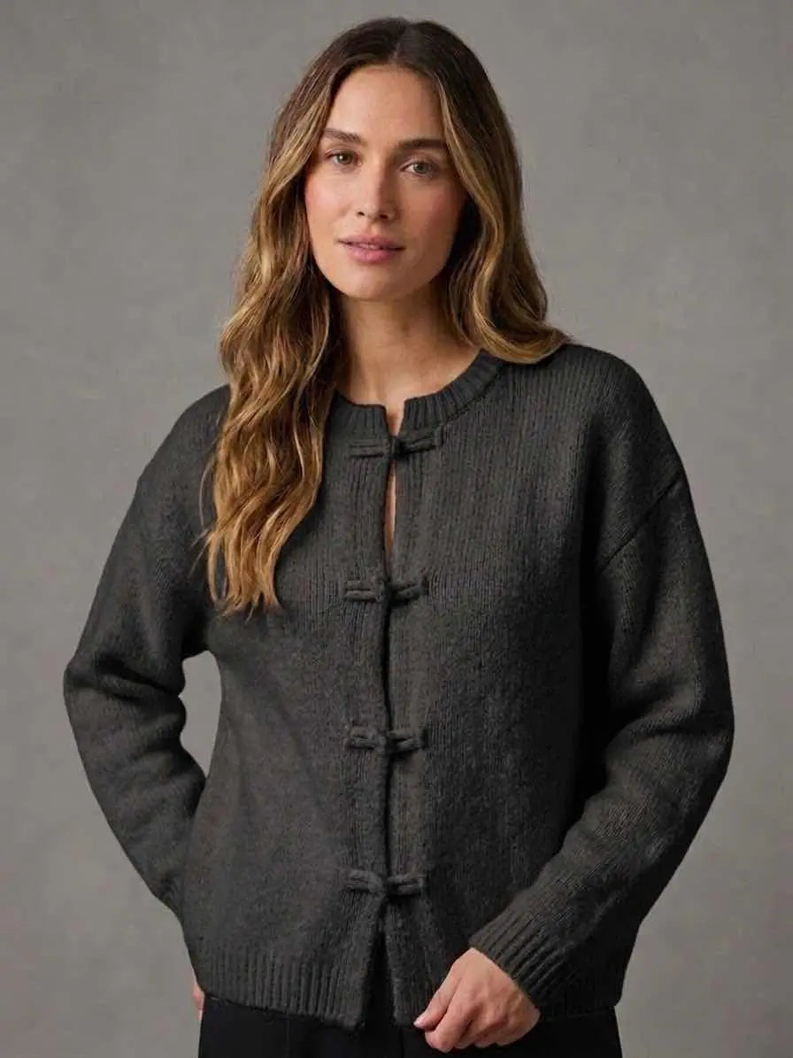 Cardigan Katharina – Textured Knit, Unique Toggle Design & Modern Cozy Elegance - Mara