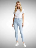 Light skinny jeans with push-up – the figure magic for every day Mara