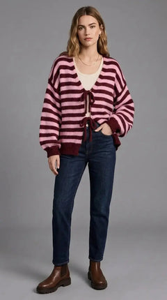 Cleo – Cozy Striped Knit Cardigan
A warm, modern essential for effortless everyday style. - Mara