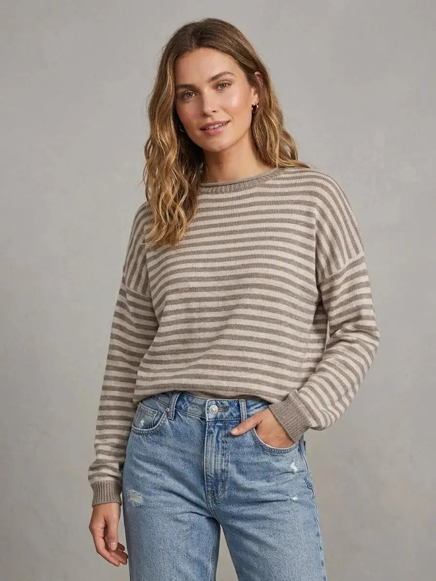 Theresa Pullover – Hochwertige mehrfarbig gestreifte Damenstrickware