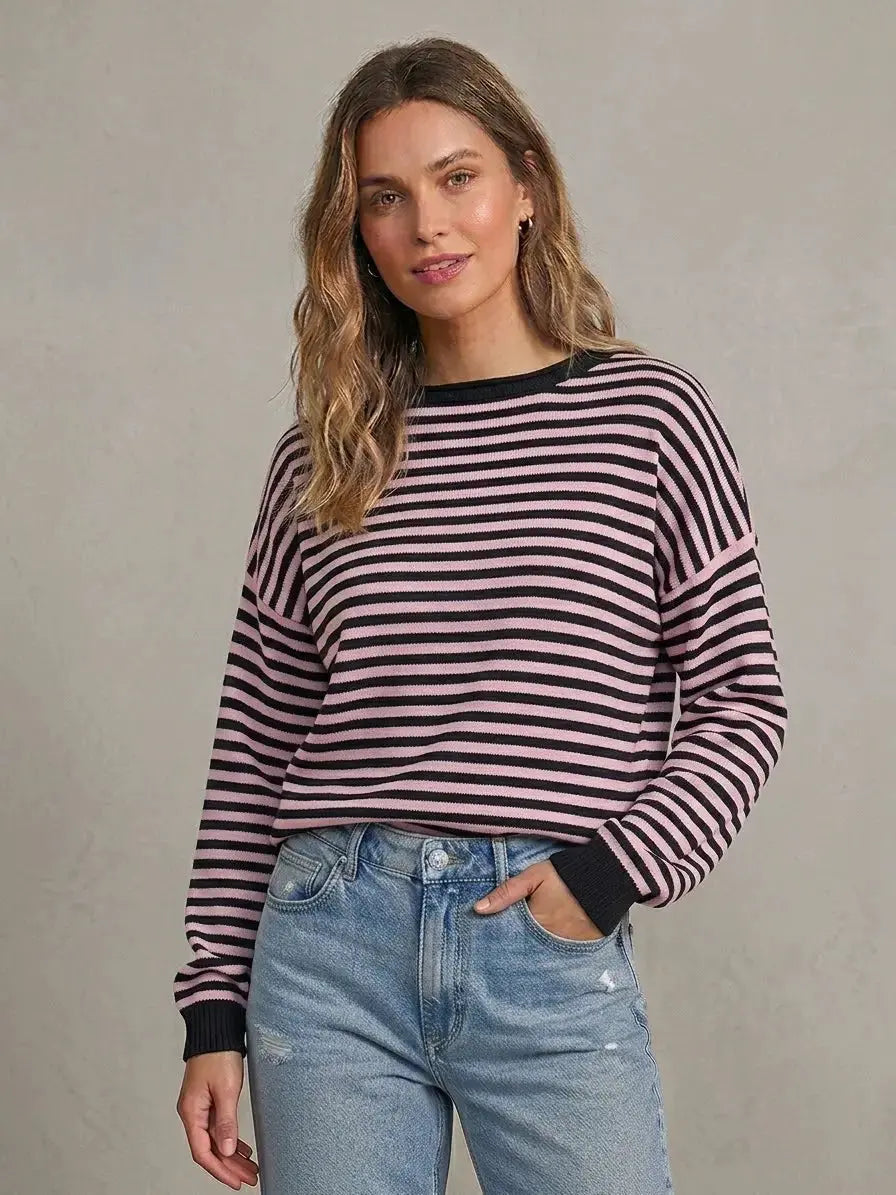 Theresa Pullover – Hochwertige mehrfarbig gestreifte Damenstrickware